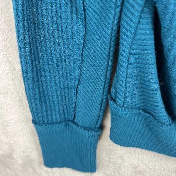 WE THE FREE Aqua Thermal Shirt Large Top Long Sleeve Oversized Slouchy Raw Hem - Picture 5 of 12